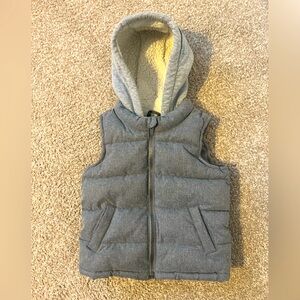 Old Navy Grey And Shearling Vest With Hoodie Size 3T EUC